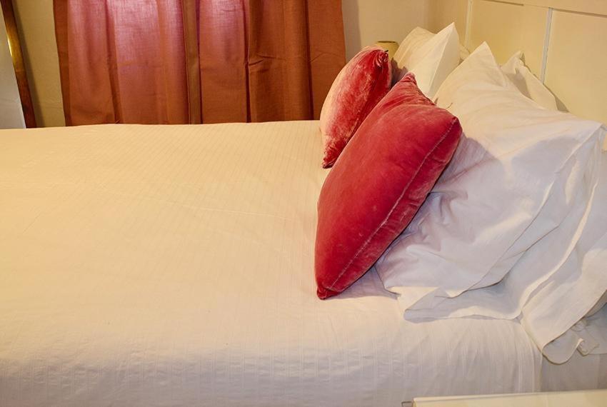 Hostal Extramuros Conil De La Frontera Esterno foto