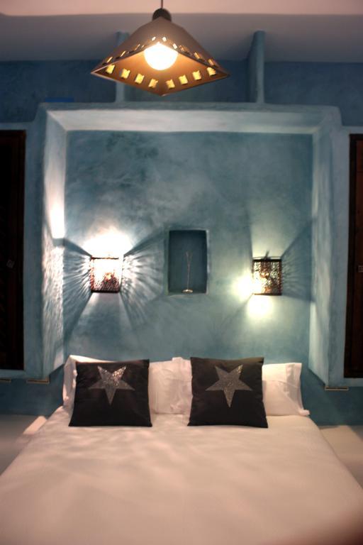 Hostal Extramuros Conil De La Frontera Esterno foto