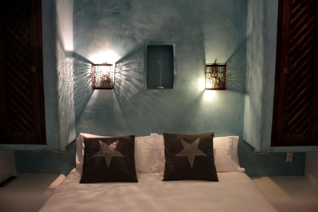 Hostal Extramuros Conil De La Frontera Esterno foto