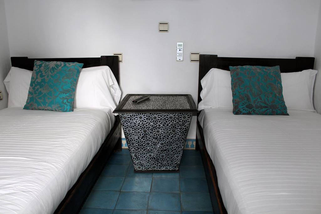Hostal Extramuros Conil De La Frontera Esterno foto